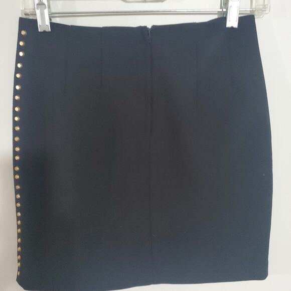 H&M studded mini skirt. Size 4 - Picture 2 of 5